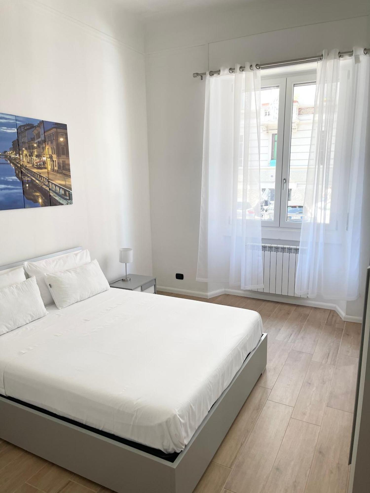 Ampio Bilocale Zona Navigli Milão Exterior foto